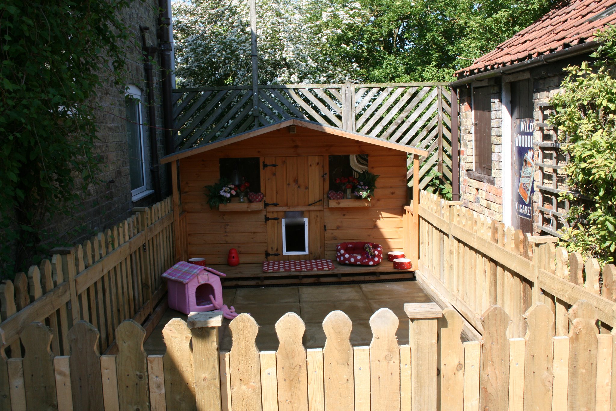 The 'Pug Playhouse'